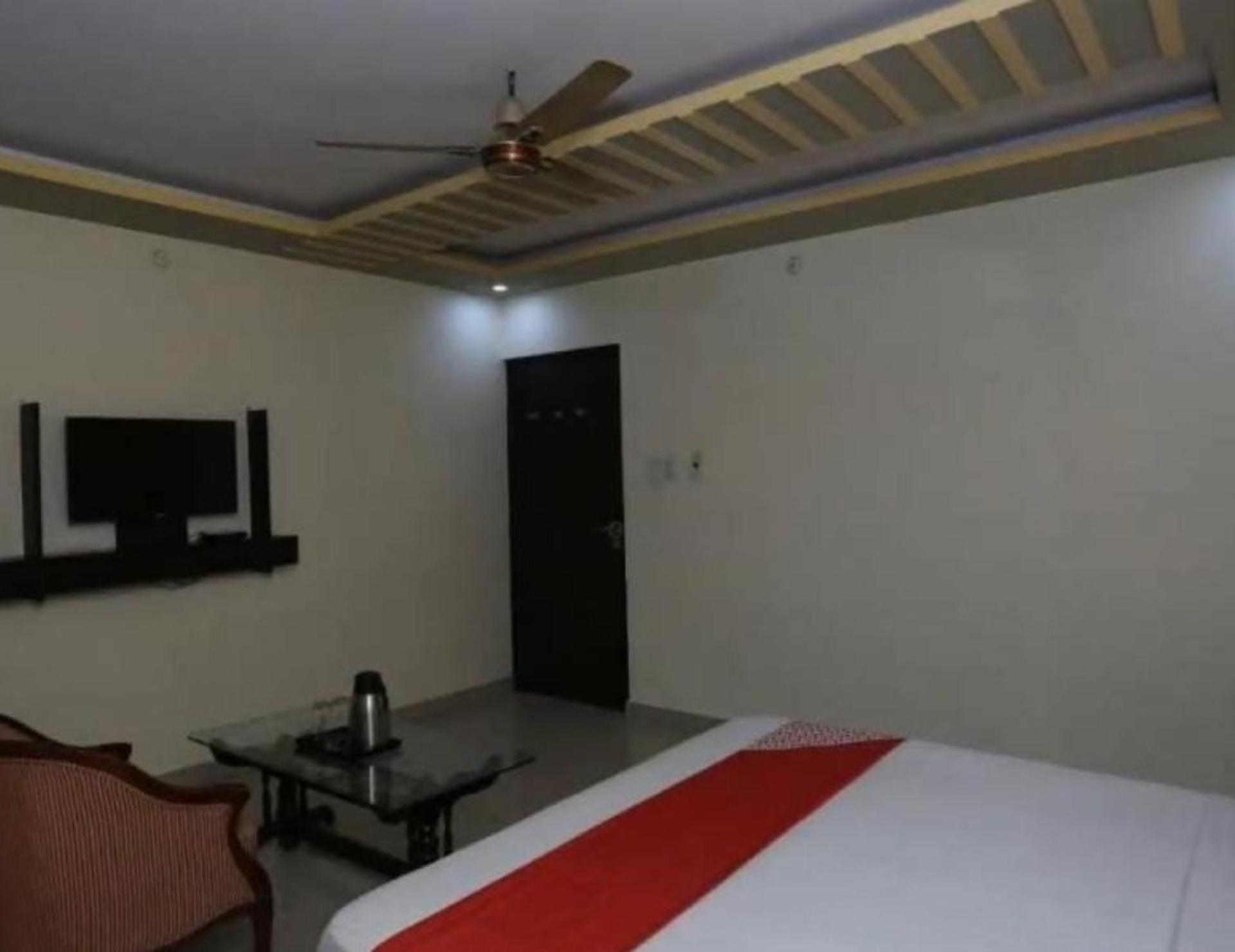 Hotel S K Palace Lucknow , Best Hotel In Lucknow , Hotel In Transport Nagar Lucknow ,Budget Hotels In Lucknow Exterior photo
